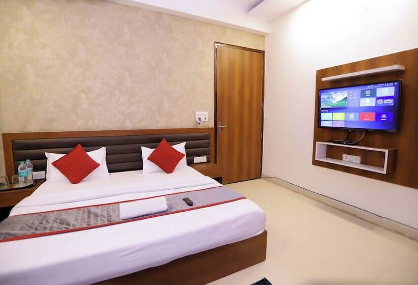 Номер Deluxe, Admire Inn Noida Sector 50