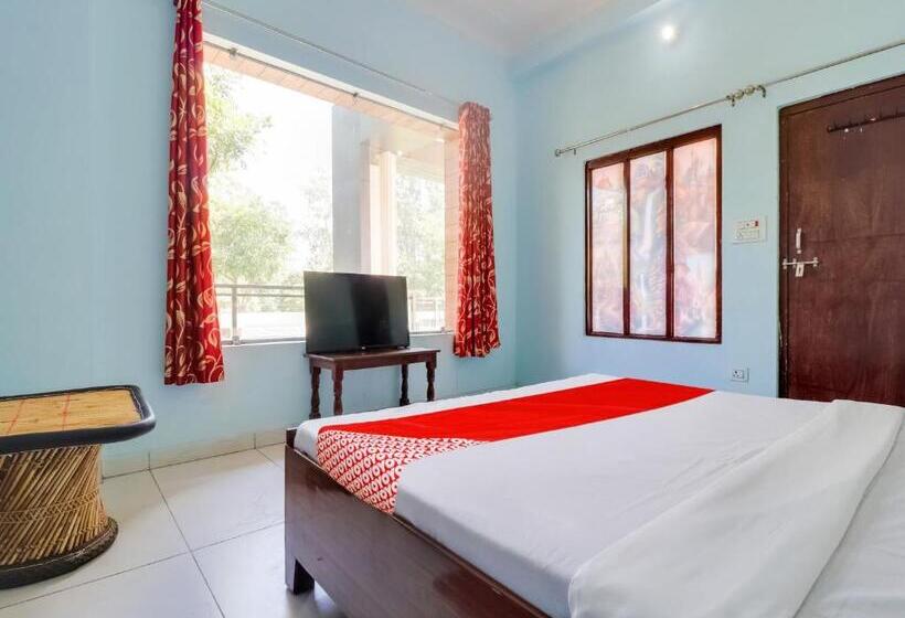 Трехместный Номер Классика, Oyo Flagship Hotel Kalindi Farms