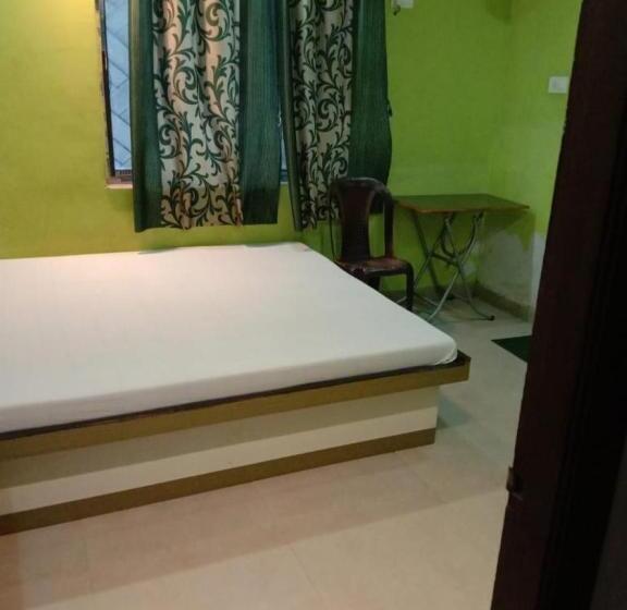 Номер Deluxe, Sadia Guest House, Kolkata