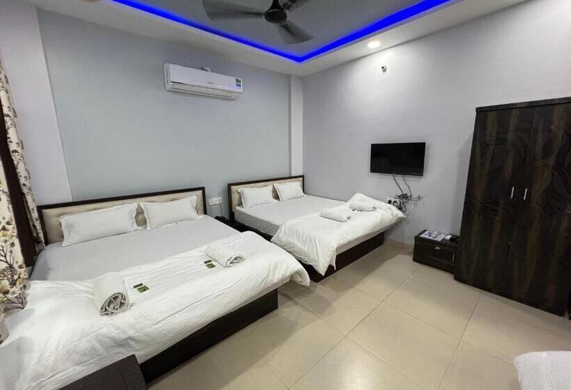 高级家庭房间, Iira Stays   Raigad Srushti Resort