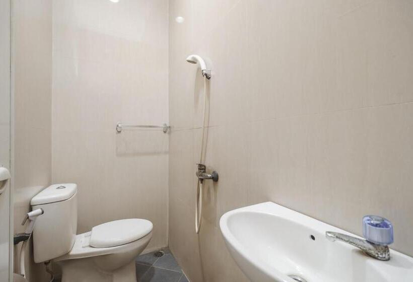 Номер Deluxe, Reddoorz Syariah Near Kantor Pajak Telanaipura Jambi