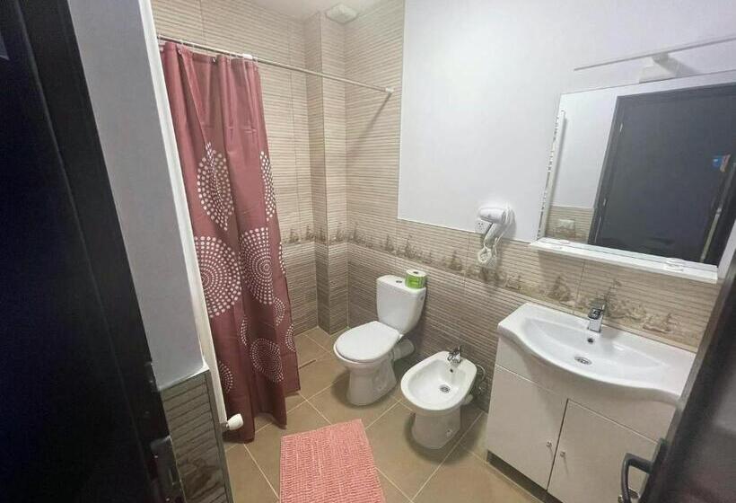 اتاق استاندارد سه تخته با بالکن, Bucovina Inn