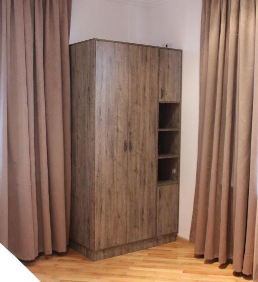 اتاق پریمیوم چهارنفره, Grand Hotel Kapan, Armenia