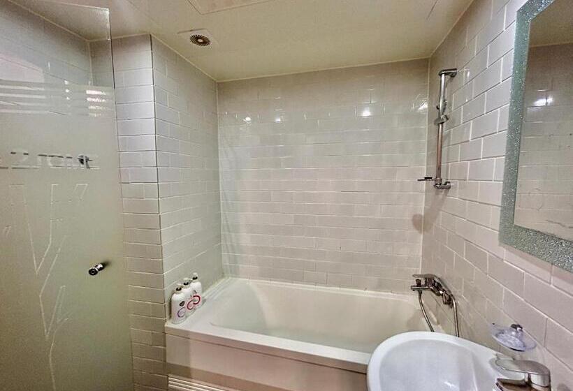 اتاق استاندارد, 2some Motel