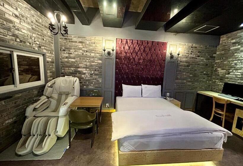اتاق استاندارد, 2some Motel