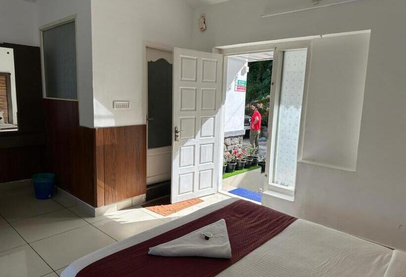 Номер Стандарт, Memmsta Hotels   Munnar