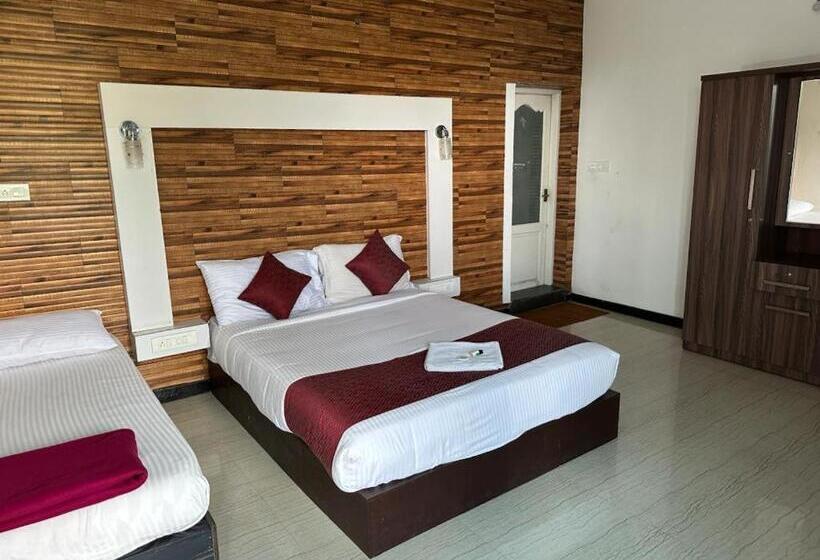 Номер Стандарт, Memmsta Hotels   Munnar