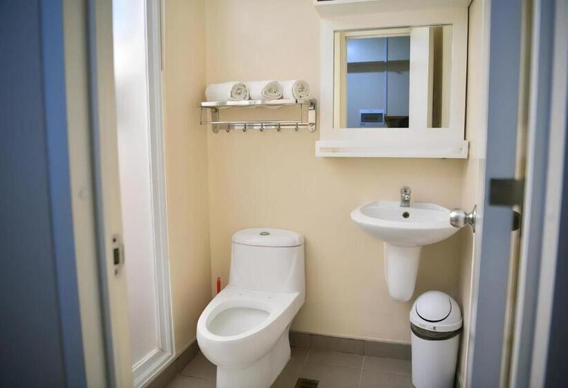 Quarto Estandar, 1511 Avidatower 4 Atria Iloilo