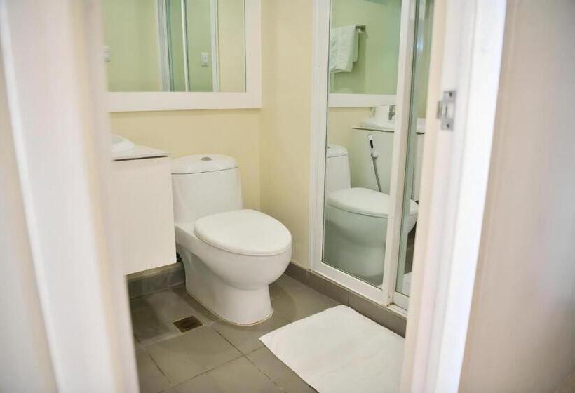 Quarto Estandar, 1511 Avidatower 4 Atria Iloilo