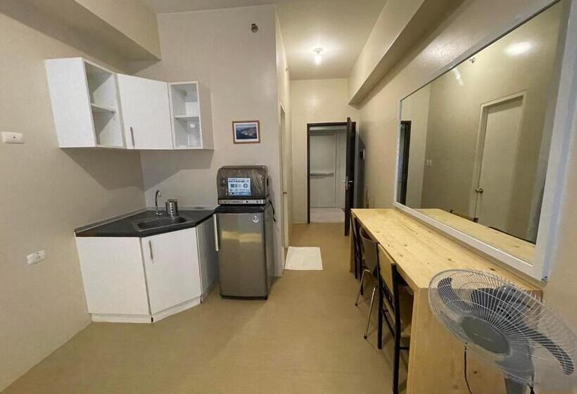 Quarto Deluxe, 1511 Avidatower 4 Atria Iloilo