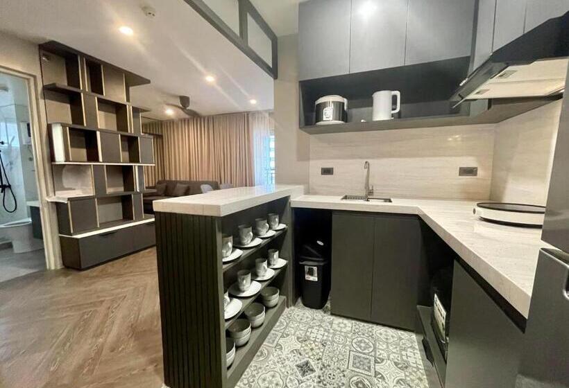 Quarto Deluxe, 1511 Avidatower 4 Atria Iloilo