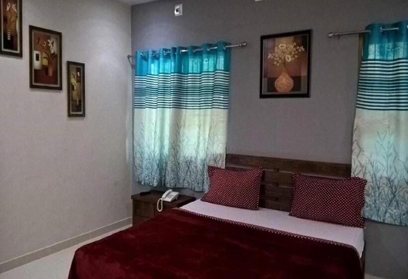 Номер Deluxe, Non Ac Richa Hotel Palace Vadodara