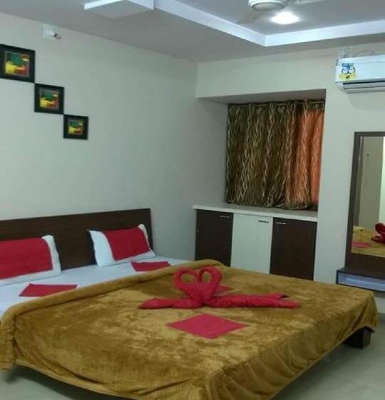 Номер Deluxe Кровать Кинг, Non Ac Richa Hotel Palace Vadodara