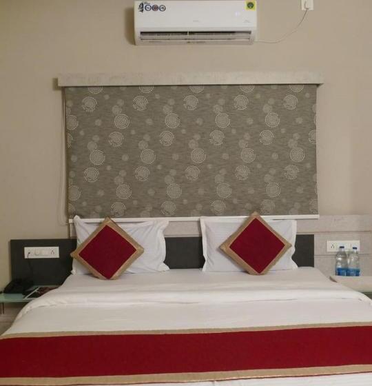 Номер Deluxe Кровать Кинг, Non Ac Richa Hotel Palace Vadodara