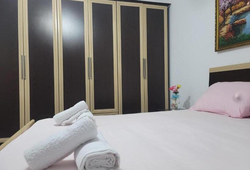 带共用浴室的标准房间, Guest House Marjo