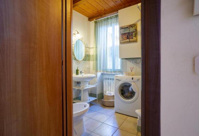 سوییت, La Suite Del Borgo