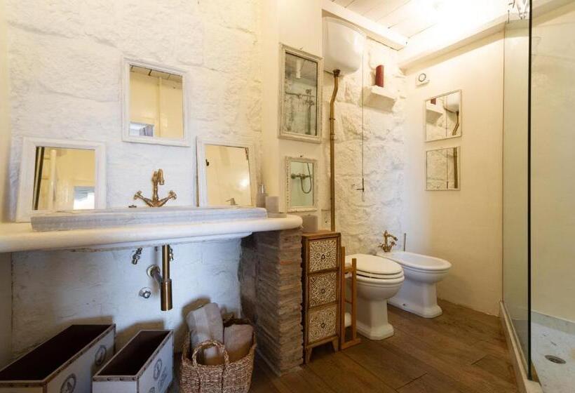 سوییت لوکس, La Suite Del Borgo
