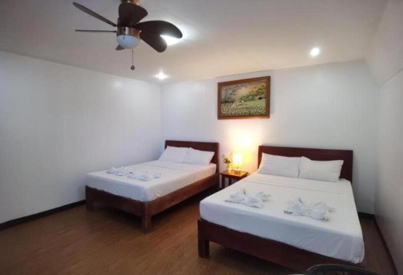 高品质的四人房间, Mont Wind Hotel Tagaytay Powered By Cocotel