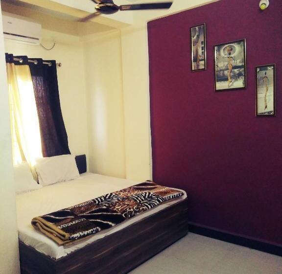 スタンダードルーム, Shree Ji Guest House