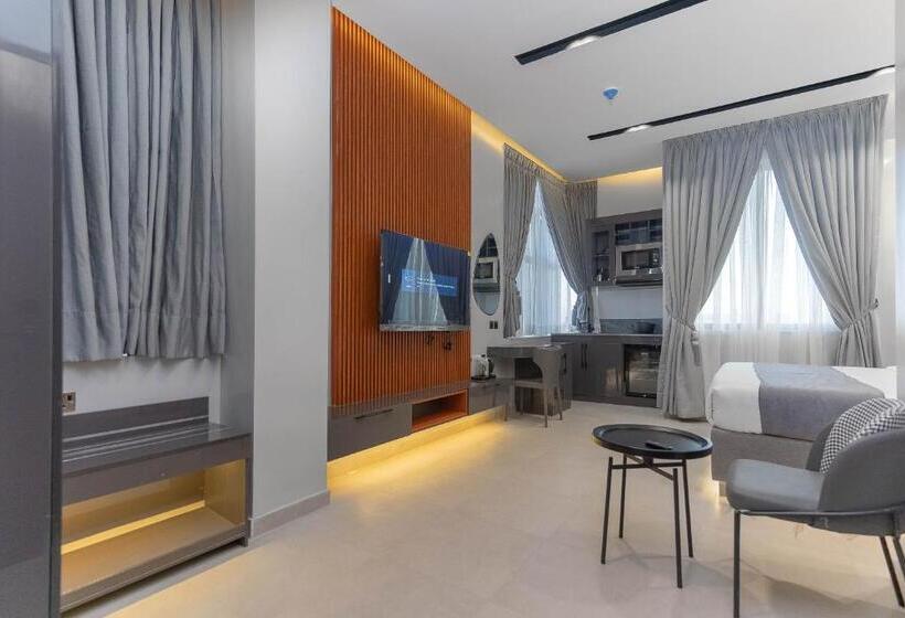 استودیوی سوپریور, Gta Hotel Ikeja