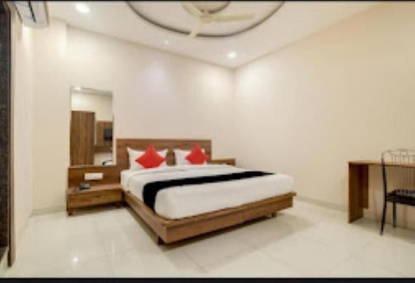 Номер Deluxe, Solitude 24,indore