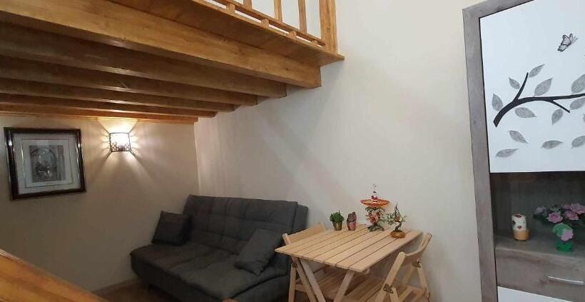 اتاق دوبلکس, Viktoria Apartment
