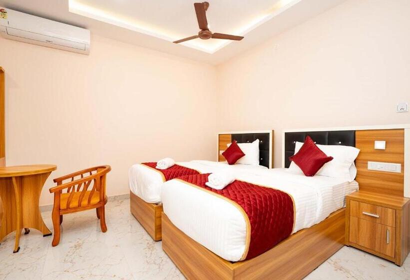 Трехместный Номер Deluxe, Kalpana Residency