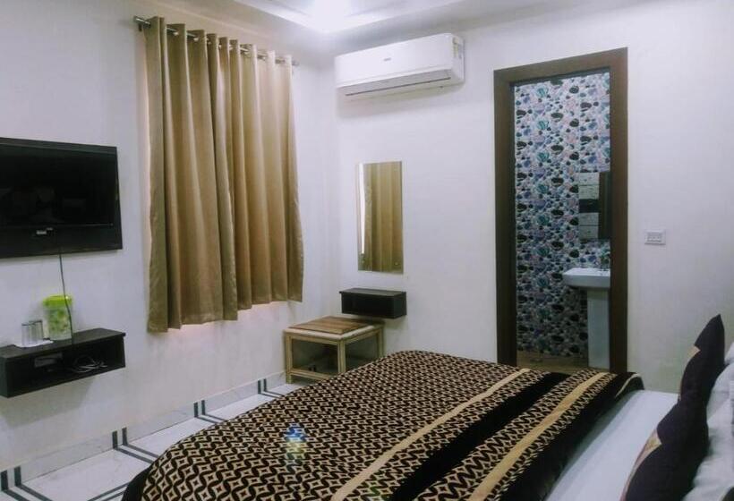 标准间, The Corridor