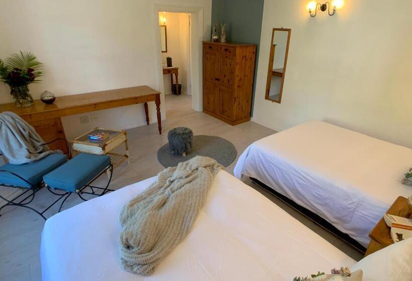 家庭间, Dale Court Guest House