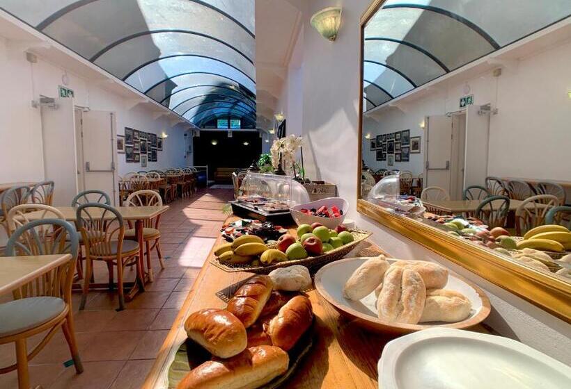 Семейный Номер, Dale Court Guest House