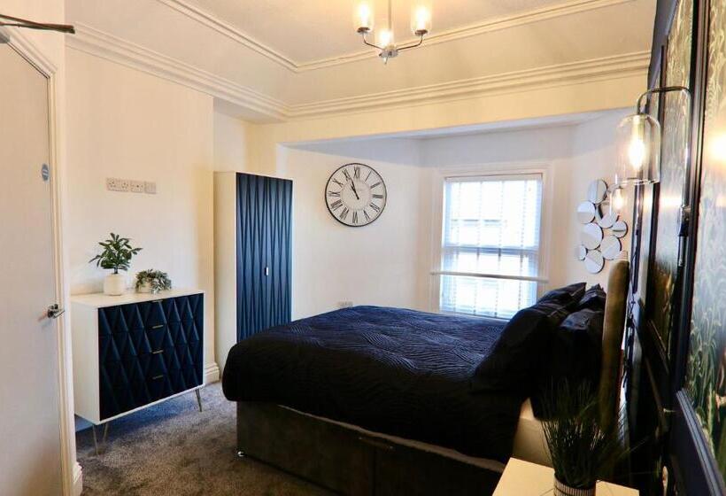 Номер Deluxe, The Grand Guest House   Bond Street