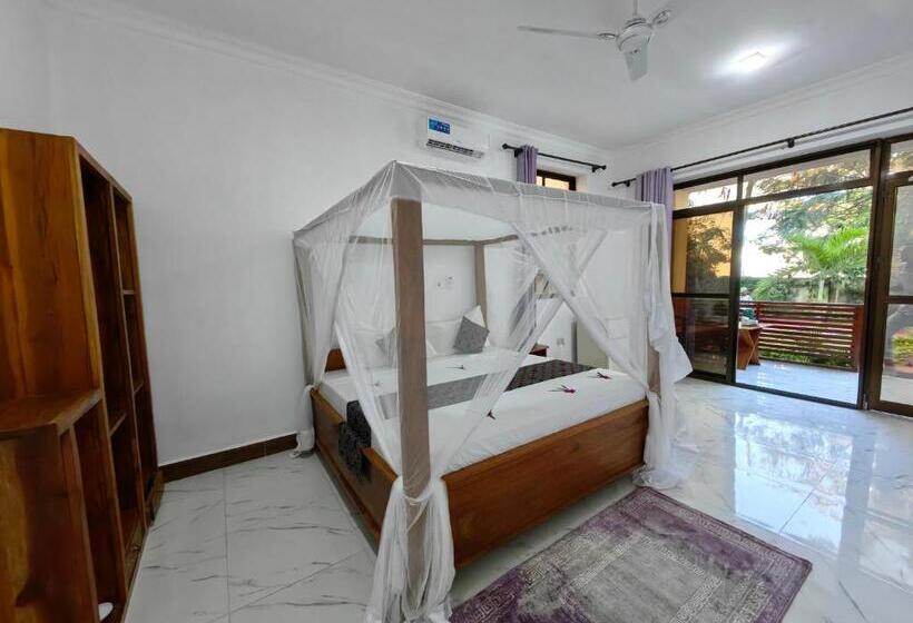 اتاق استاندارد با چشم‌انداز استخر, Blue Tides Hotel & Restaurant