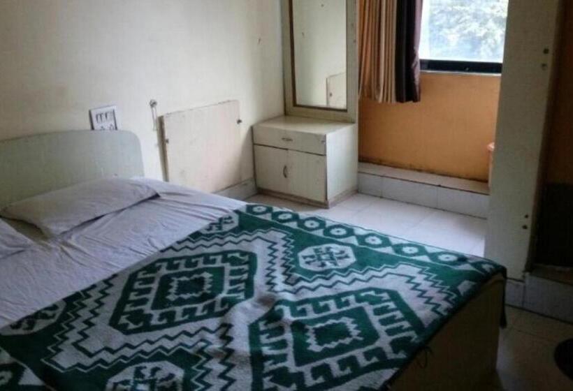 Номер Стандарт, Sushanti Palace Lodging, Jalgaon