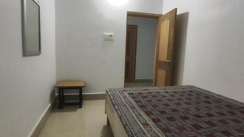 اتاق استاندارد, Anand Inn