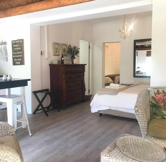 اتاق استاندارد چهارنفره با چشم‌انداز باغ, In The Vine Country Manor Guesthouse