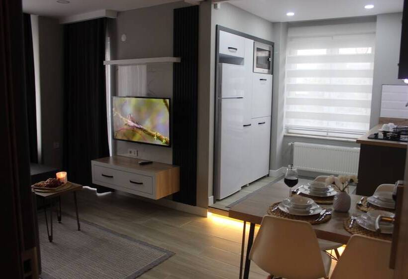 Полулюкс, Cosy Suite