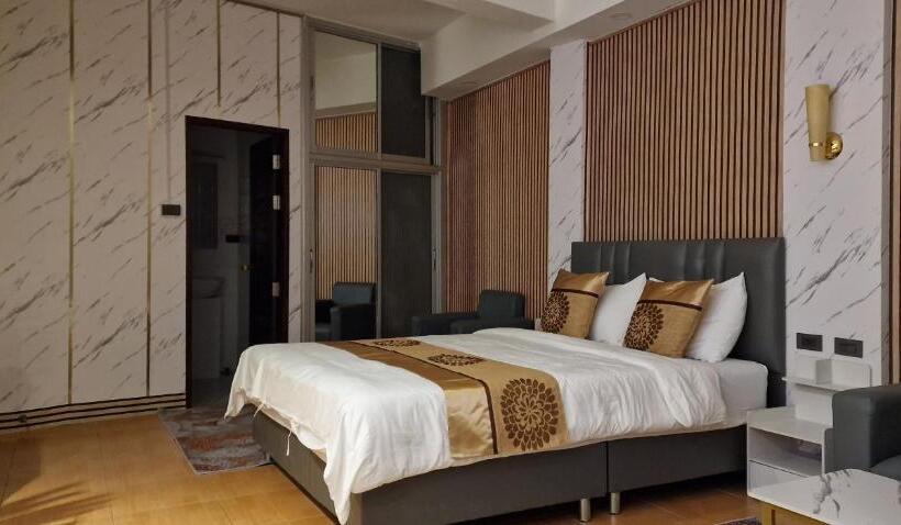 디럭스 룸 킹사이즈 침대, Xcess Residence