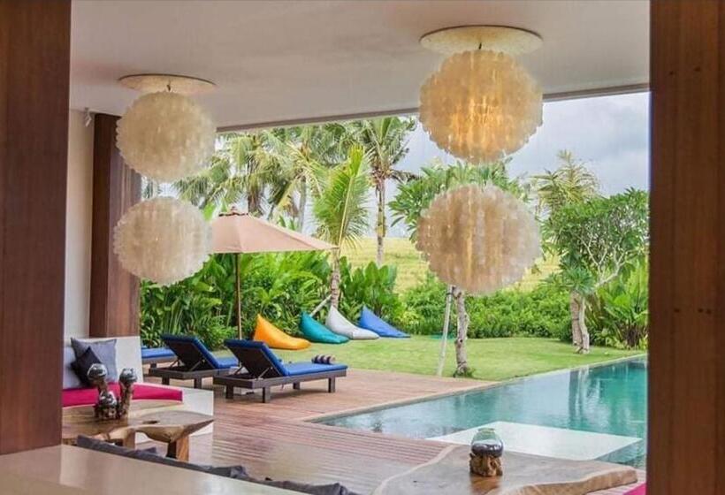 스위트, Nesara Villa