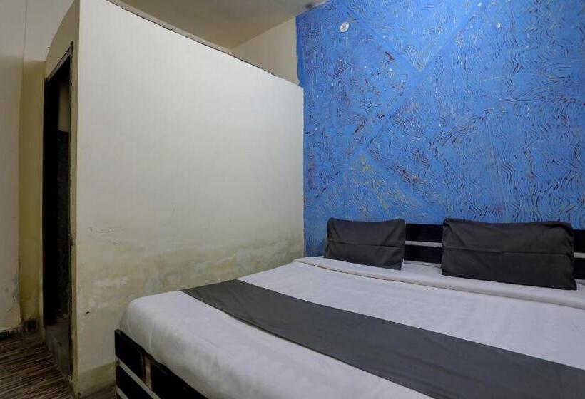 חדר קלאסי לשלושה, Oyo Hotel New Samrat