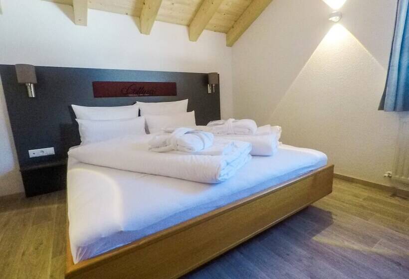 2-Bedroom Classic Apartment, Collina Hotel Garni