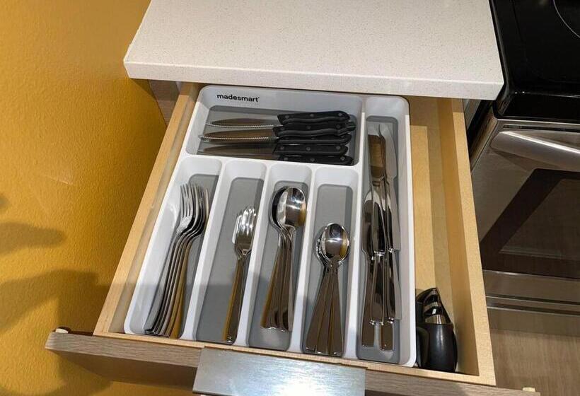 带1个卧室的公寓, Full Kitchen Youtubetv Smart Locksking Bedtop Fl