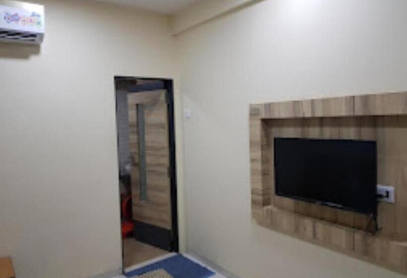 Номер Deluxe Кровать Кинг, Dwarkamai, Dhule