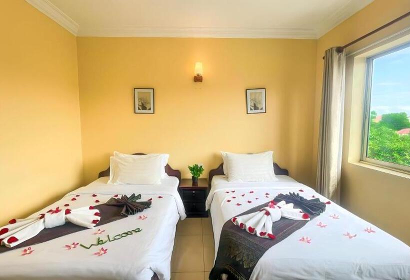 اتاق لوکس با چشم‌انداز استخر, Harmony Indochine D Angkor