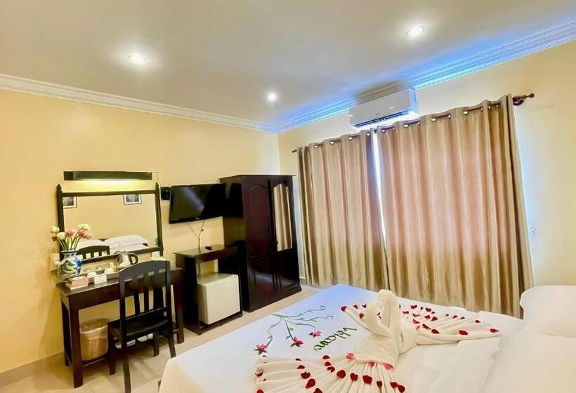 اتاق لوکس با چشم‌انداز استخر, Harmony Indochine D Angkor