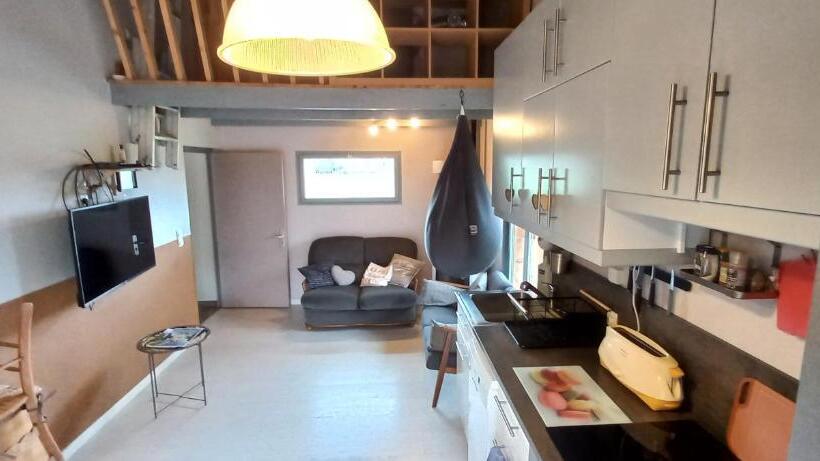 Дом 2 Спальни, Gite Cozy , Calme Proche Chinon 10 Min Et Cnpe 13min