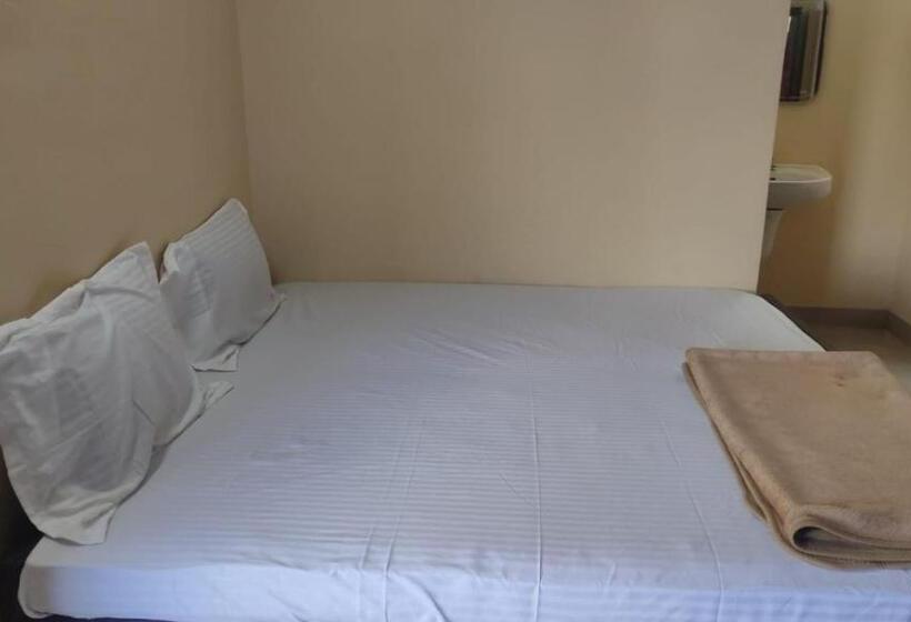Quarto Triplo Clássico, Spot On Sree Yamuna Tourist Home