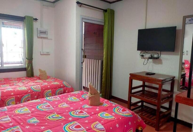 Номер Стандарт с Балконом, Baan Sabaijai Viking Home