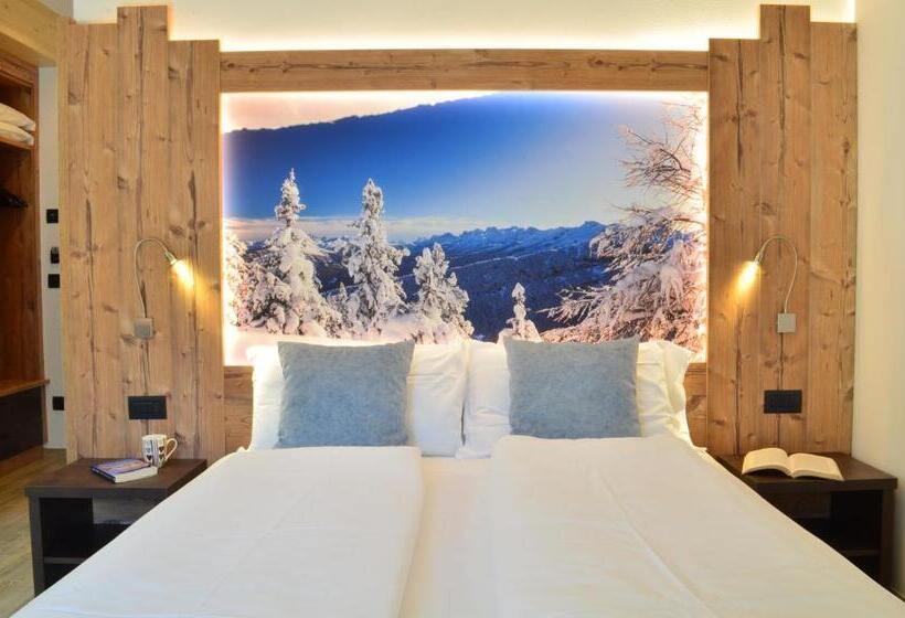 带阳台标准四人间, Aria Alpina Guest House Affittacamere