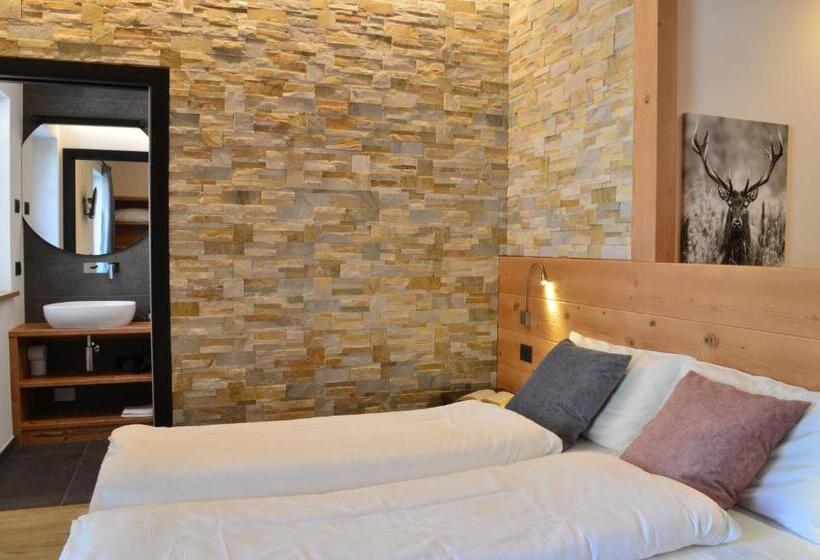 带阳台的豪华间, Aria Alpina Guest House Affittacamere