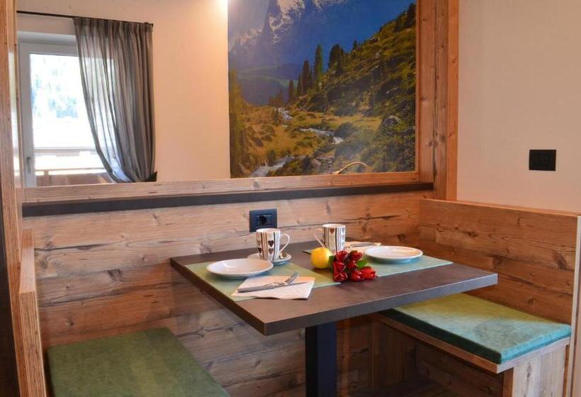 带山景的高级间, Aria Alpina Guest House Affittacamere
